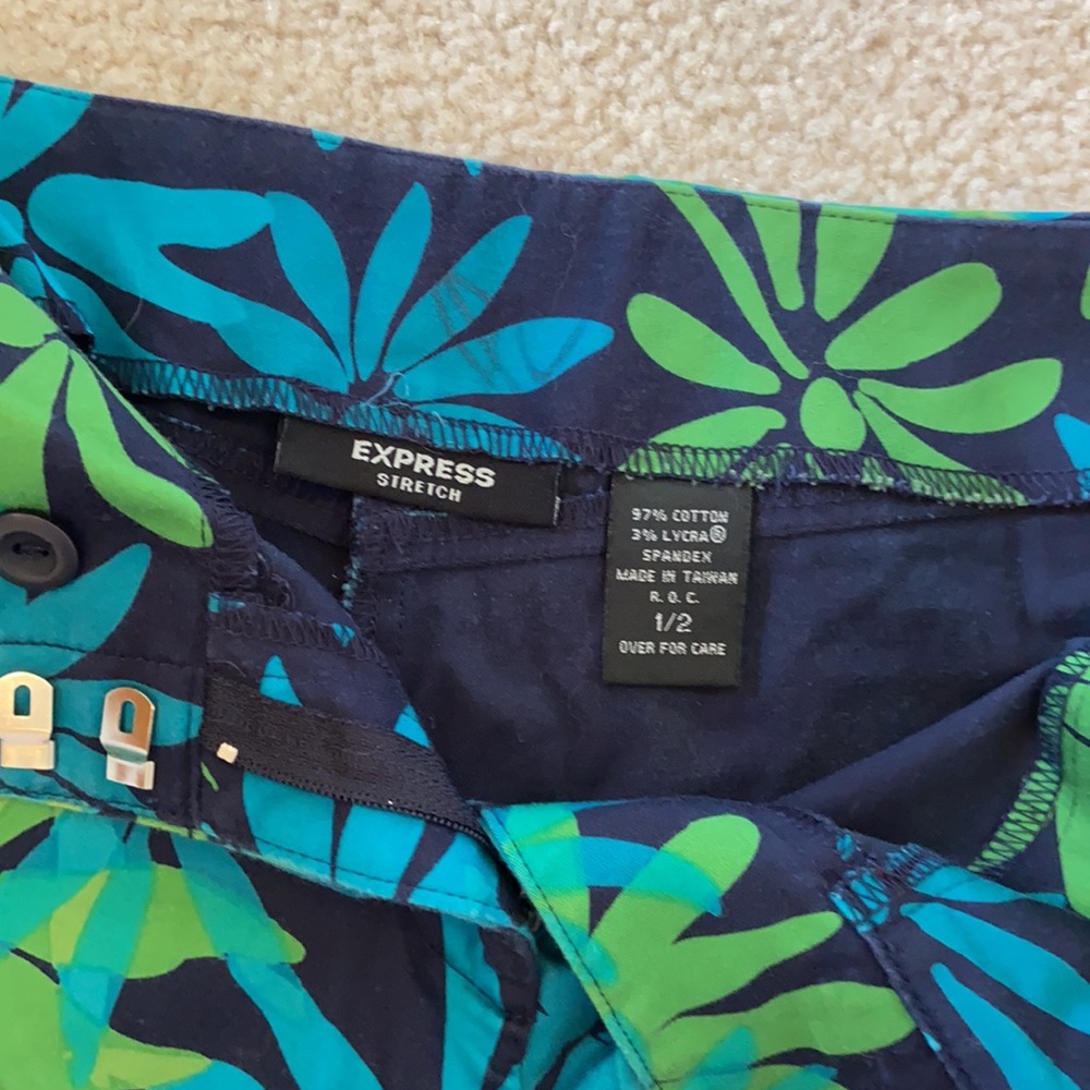 express shorts - Picture 2 of 2